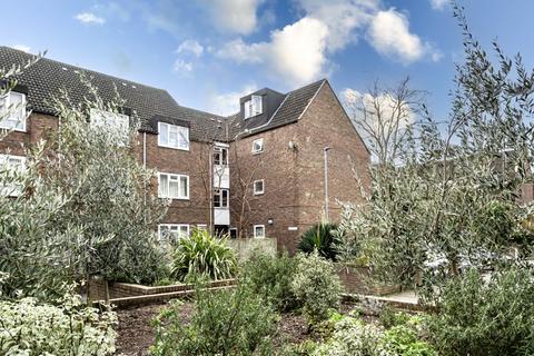 2 bedroom flat for sale, McDermott Close, Battersea, London SW11