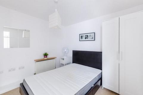 5 Normandy Place, London, W12 8AX