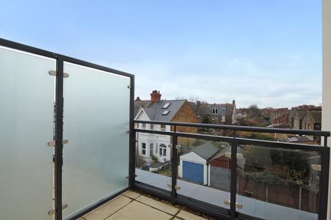 1 bedroom flat to rent, Sandringham Avenue Wimbledon Chase SW20