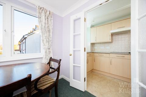 1 bedroom apartment for sale, Douglas Bader Court, Woodley RG5