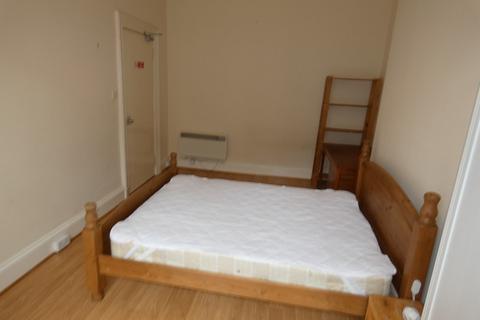 4 bedroom flat to rent, Sauchiehall Street , Glasgow G3