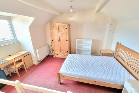 2 bedroom terraced house to rent, South Road, Sheffield S6