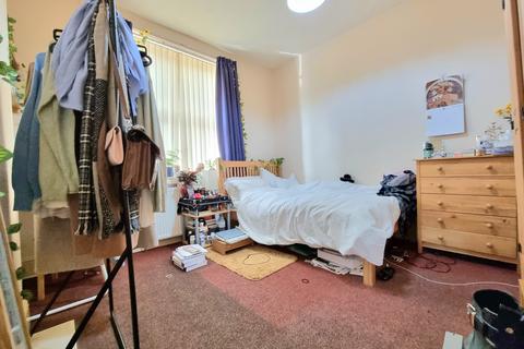 2 bedroom terraced house to rent, South Road, Sheffield S6