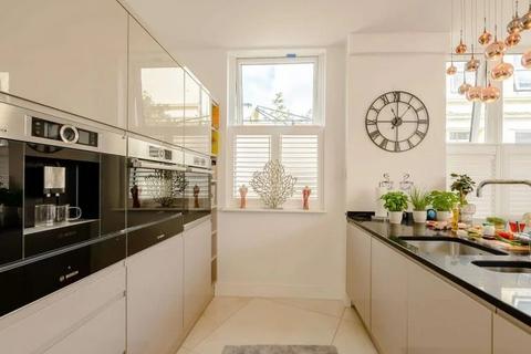 2 bedroom end of terrace house for sale, York Road, Eastbourne BN21