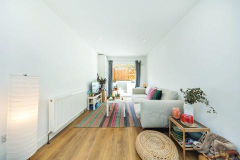 2 bedroom flat to rent, Coldharbour Lane, SE5