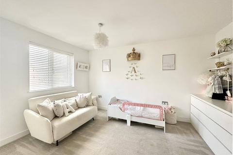 8 Candy Dene, Weldon, Swanscombe, DA10 1AN