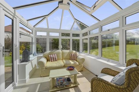 4 bedroom detached house for sale, Darcy Court, East Malling