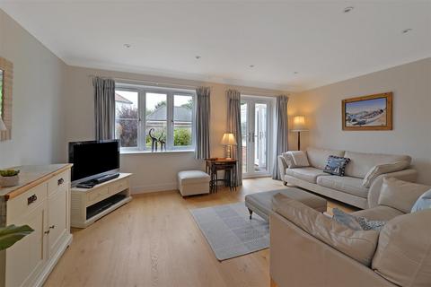 4 bedroom detached house for sale, Darcy Court, East Malling