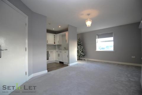 2 bedroom flat to rent, Maidenwell Avenue, Leicester