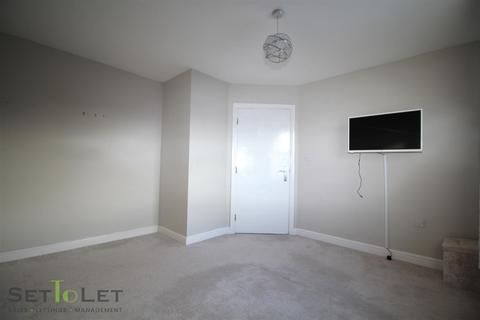 2 bedroom flat to rent, Maidenwell Avenue, Leicester