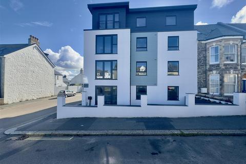 3 bedroom penthouse to rent, 5-7 Springfield Road, Newquay TR7