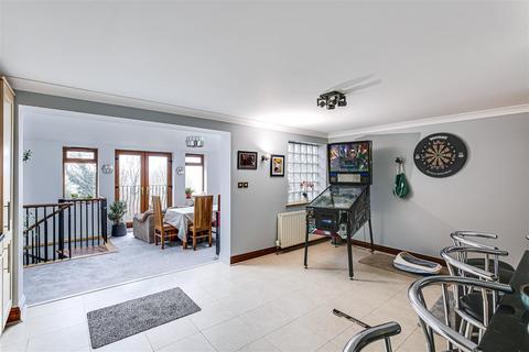 5 Sopwith Close, Biggin Hill, Westerham, TN16 3UW