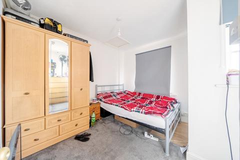 4 bedroom end of terrace house for sale, Upper Green East, Mitcham CR4