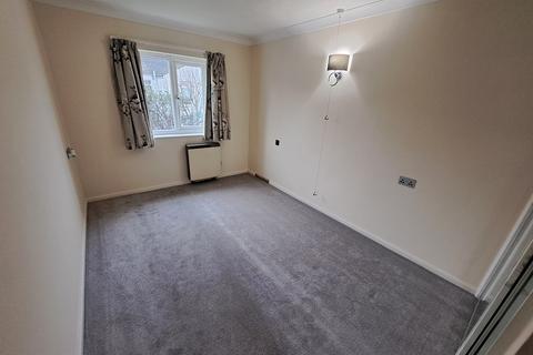 1 bedroom flat for sale, Wannock Road, Redoubt, Eastbourne BN22