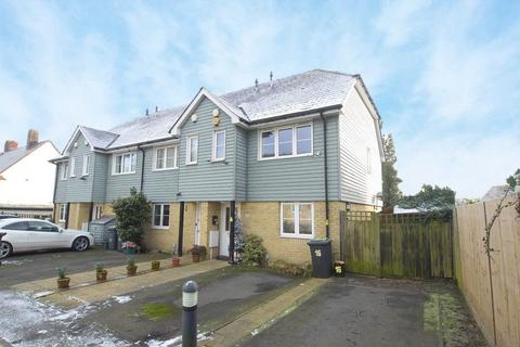 2 bedroom end of terrace house for sale, Stone Court, Borough Green, TN15