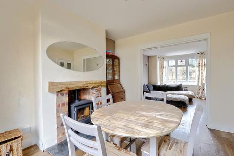 12 Guisborough Road, Nunthorpe, Middlesbrough, TS7 0LB