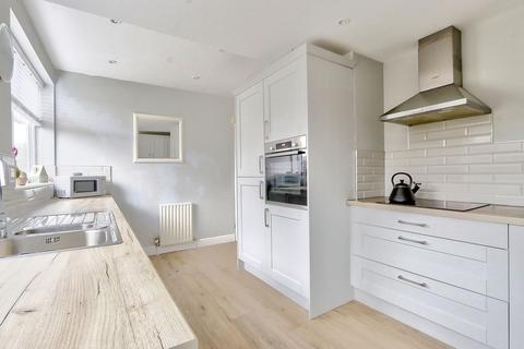 12 Guisborough Road, Nunthorpe, Middlesbrough, TS7 0LB
