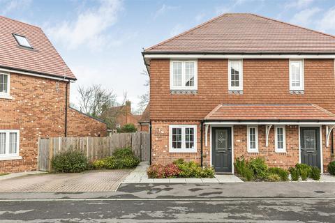31 Lance Way, Arborfield Green, Reading, RG2 9YY