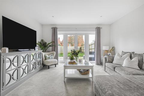 31 Lance Way, Arborfield Green, Reading, RG2 9YY