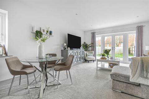 31 Lance Way, Arborfield Green, Reading, RG2 9YY