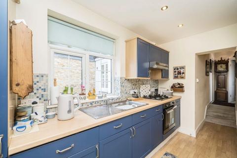 1 bedroom flat for sale, Dale Street, London W4