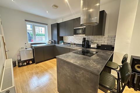 3 bedroom townhouse for sale, St. Philips Square, Salford