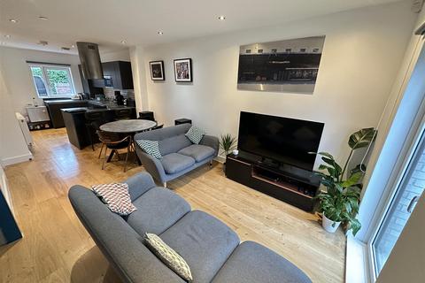 3 bedroom townhouse for sale, St. Philips Square, Salford