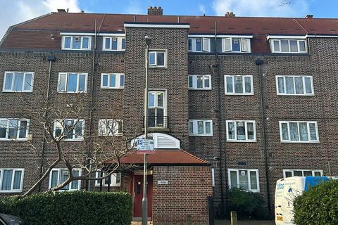 3 bedroom flat for sale, St. John's Drive, London SW18