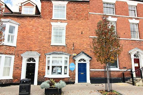 2 bedroom apartment to rent, Broad Street, Pershore WR10