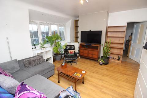 2 bedroom flat to rent, Green Lane, Morden SM4