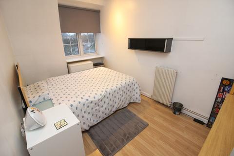 2 bedroom flat to rent, Green Lane, Morden SM4