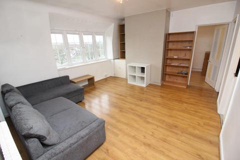 2 bedroom flat to rent, Green Lane, Morden SM4