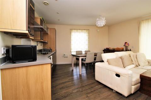 2 bedroom apartment to rent, The Roperies, High Wycombe HP13