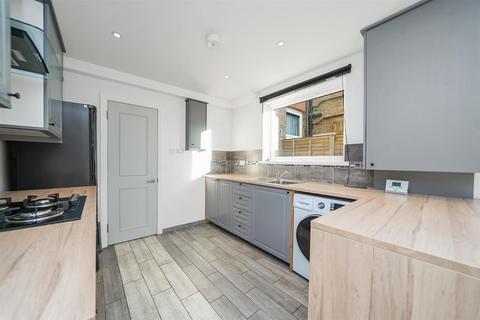 2 bedroom apartment for sale, Connaught Road, London E4