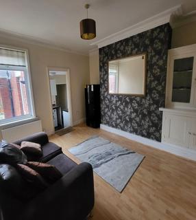 2 bedroom flat to rent, St. Vincent Street, South Shields