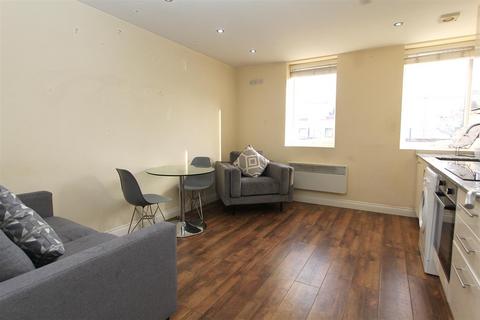 2 bedroom flat to rent, Brunswick Court, Leeds