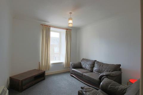 2 bedroom flat to rent, Malcolm Street, Dundee, DD4