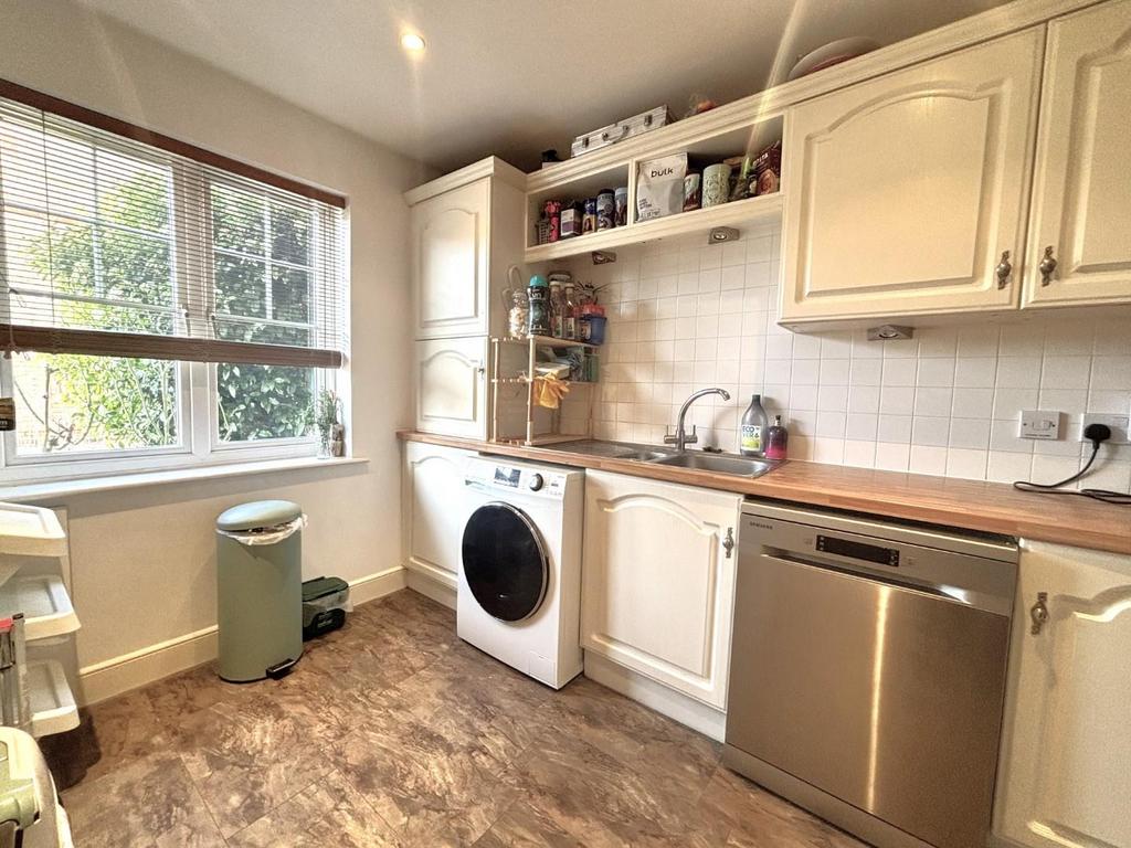 Kitchen 1.jpeg
