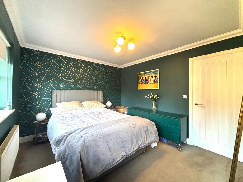 Bedroom 1.jpeg
