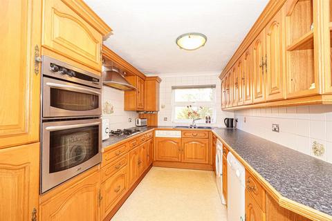 2 bedroom flat for sale, St. Helens Road, Hastings