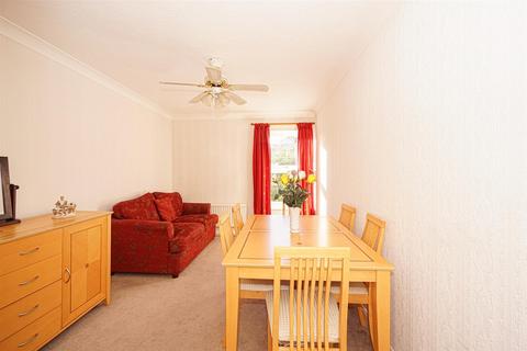 2 bedroom flat for sale, St. Helens Road, Hastings