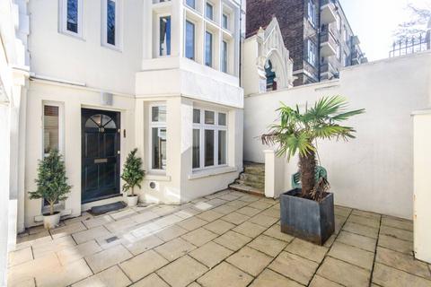 2 bedroom flat for sale, Alexandra House, Little Venice, London, W2