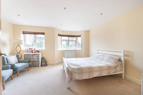 4 bedroom semi-detached house for sale, Manor Gardens, Ruislip, HA4