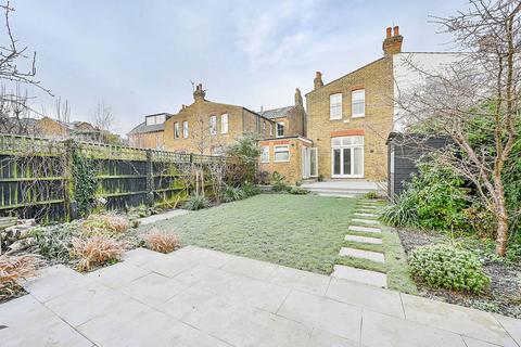 5 bedroom semi-detached house to rent, Courtfield Gardens, West Ealing, London, W13