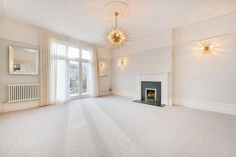 5 bedroom semi-detached house to rent, Courtfield Gardens, West Ealing, London, W13