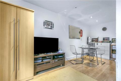 2 bedroom apartment for sale, Turner Street, London, E16