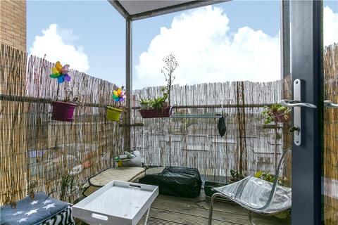 2 bedroom apartment for sale, Turner Street, London, E16