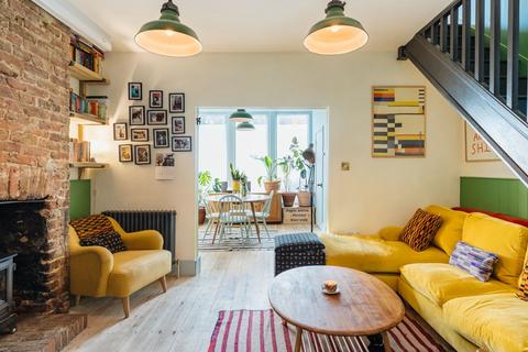 3 bedroom terraced house for sale, Wick Road, London, E9