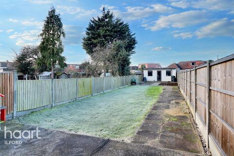 5 bedroom terraced house for sale, Aldborough Road South, Ilford