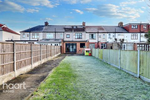 5 bedroom terraced house for sale, Aldborough Road South, Ilford